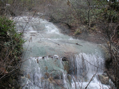白い滝
