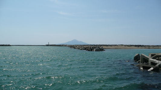 抜海港
