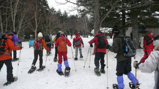 山へ